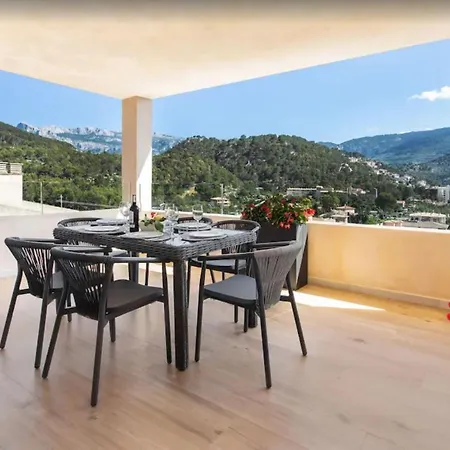 Ona Villa